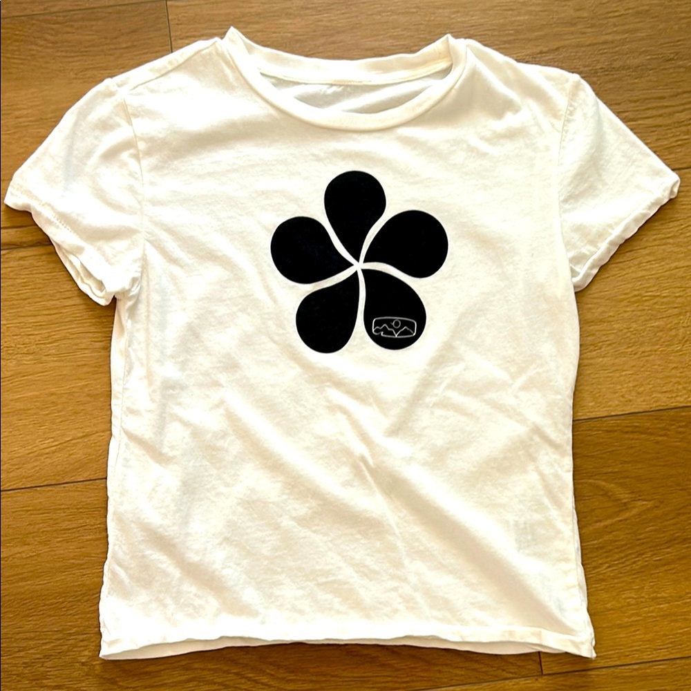Women’s Boutique Hawaii Artist White T-Shirt with Black Flower Design